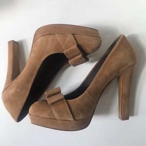 MRKT Tan Pumps